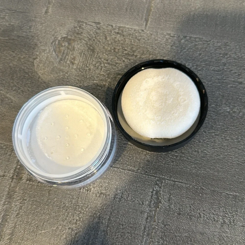 Avon fmg Match Set Finishing Powder Shade: Invisible